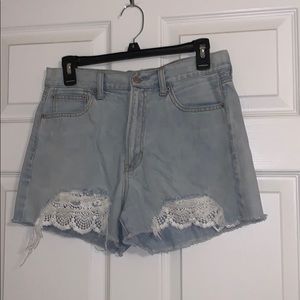 American eagle destroyed denim shorts
